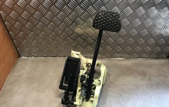 BMW 5 F10 F11 Brake pedal 9144254