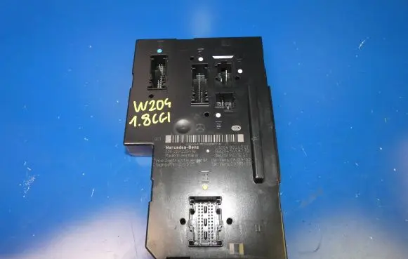 Mercedes-Benz C W204 Fuse box set 2049006301 2045458732