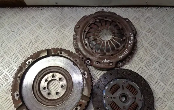 Nissan Note (E12) Clutch set kit 322034210