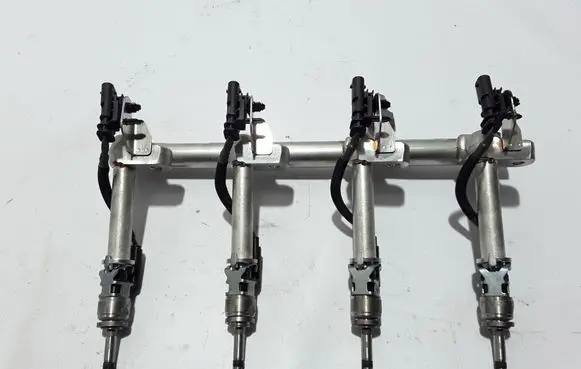 Volvo XC40 Fuel main line pipe 31478555