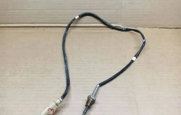Skoda Superb B6 (3T) Exhaust gas temperature sensor 8W0906088F