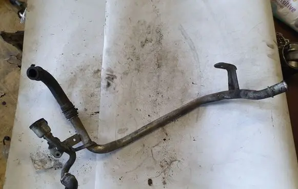 Land Rover Discovery 3 - LR3 Engine coolant pipe/hose NOCODE