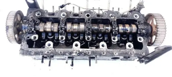 Renault Laguna I Engine head 7700600200