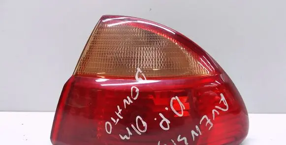 Toyota Avensis T220 Rear/tail lights