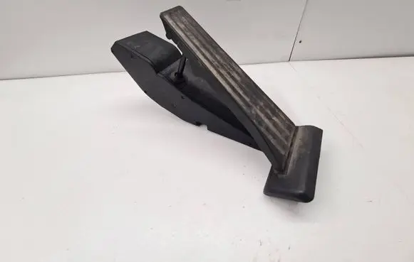 BMW 5 E39 Accelerator throttle pedal 6762480