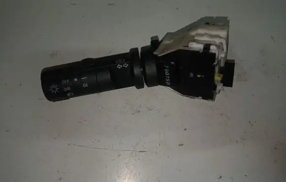 Nissan Qashqai Indicator stalk 7907SD