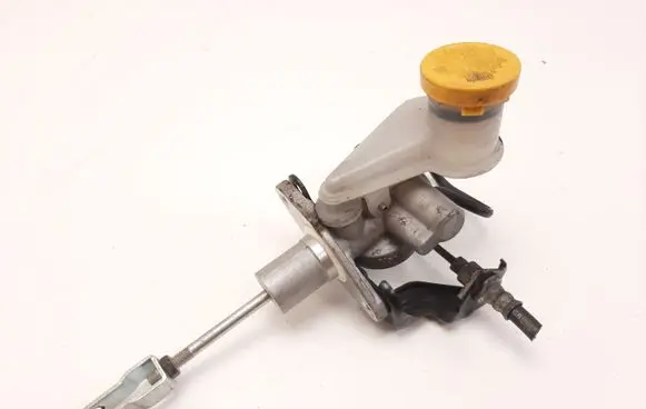 Toyota GT 86 Clutch master cylinder
