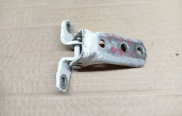 Mitsubishi Space Star Front door upper hinge 