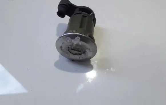 Volvo S70 V70 V70 XC Front door lock (next to the handle) 