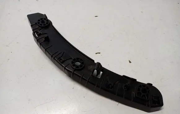 Front bumper mounting bracket
