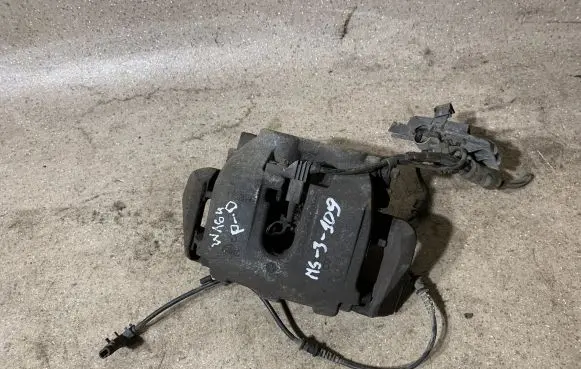 Mercedes-Benz ML W164 Front brake caliper
