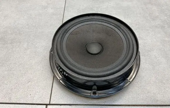 Volkswagen Tiguan Rear door speaker 5N0035453C