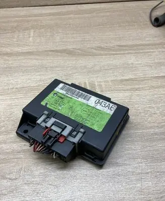 Chrysler PT Cruiser Door central lock control unit/module P05293043AE