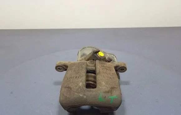 Volkswagen PASSAT CC Rear brake caliper