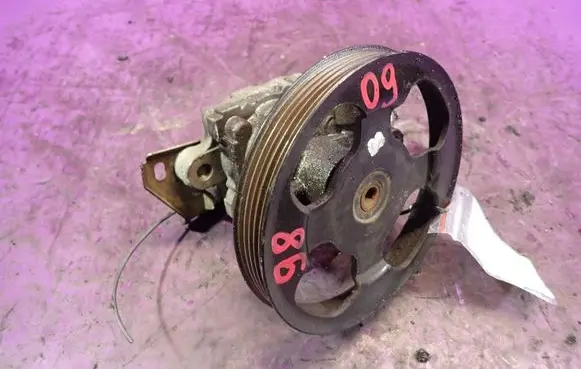 Mitsubishi Lancer Power steering pump