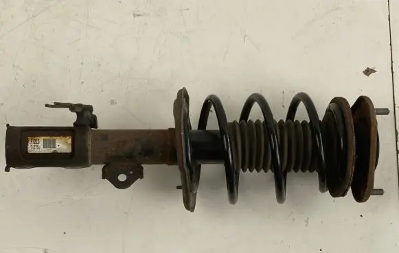 Toyota Auris 150 Front shock absorber with coil spring F12L5 110726 R846