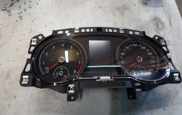 Volkswagen Golf VII Speedometer (instrument cluster) 5G0920861 1355030532