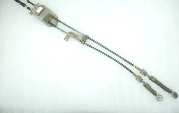 Toyota Yaris Gear shift cable linkage 338200D120