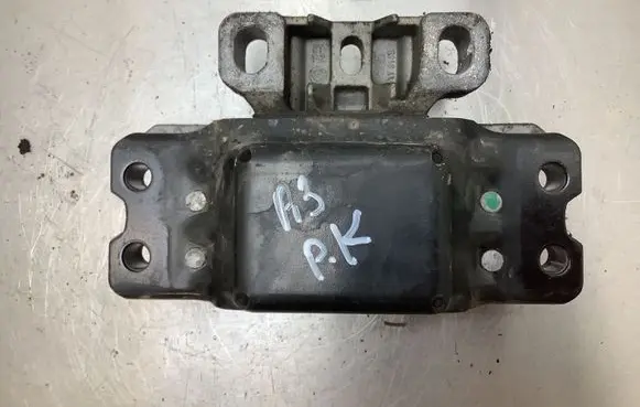Audi A3 S3 8P Engine mount bracket 173149