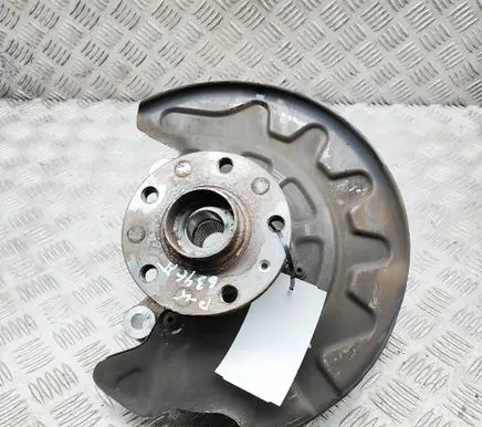 Audi Q3 F3 Front wheel hub 5QF505433C