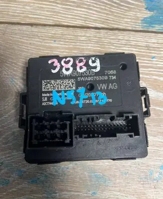 Volkswagen Golf VII Gateway control module 5WA907530B