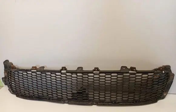 Mitsubishi Outlander Front bumper lower grill 6402A199