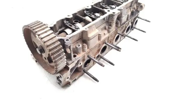 Peugeot 3008 I Engine head 9684504780