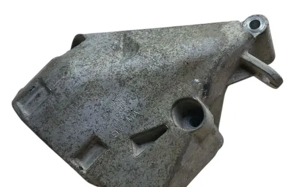 Skoda Fabia Mk1 (6Y) Engine mounting bracket 045199207M