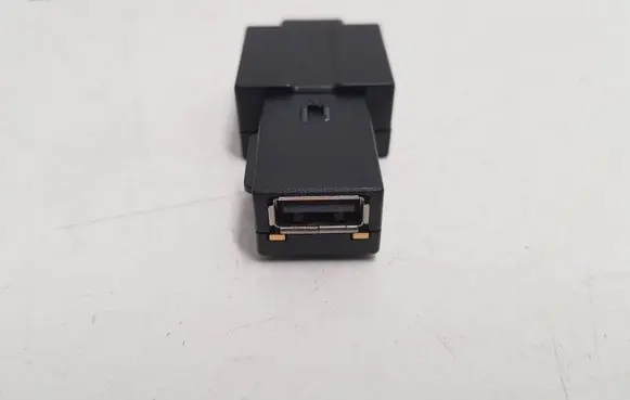 Volkswagen Tiguan USB socket connector 5U0035726