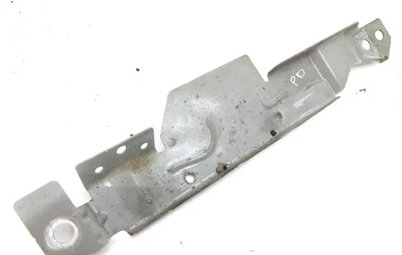 Volvo S90, V90 Fender mounting bracket