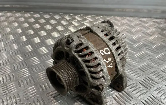 Nissan Juke I F15 Generator/alternator 231001KA1M