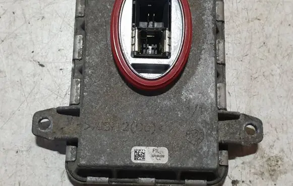 Mercedes-Benz C W205 Headlight ballast module Xenon 130732931201 10EEG110011 A1669002800