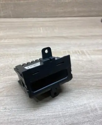 Renault Megane I Screen/display/small screen 7700413529