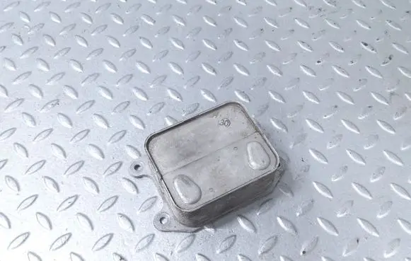 Volkswagen T-Roc Engine oil radiator 04E117021L