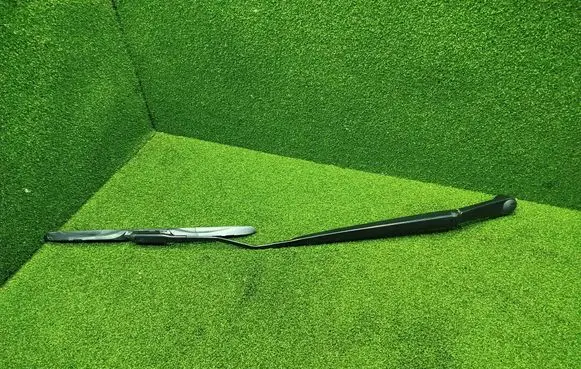 Hyundai Bayon Front wiper blade arm W179069 98320Q0000