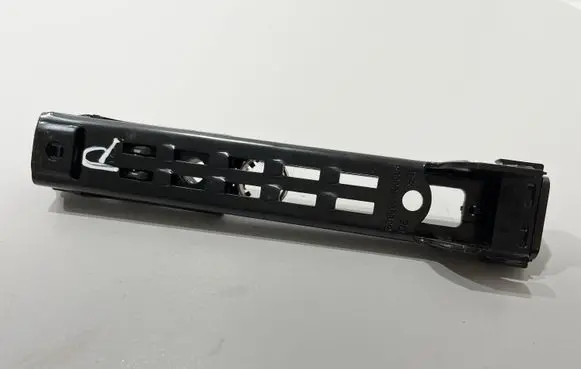 Volkswagen PASSAT B7 Seat belt height adjuster 1T0857819B 23859