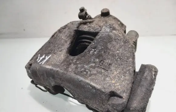Opel Zafira B Front brake caliper