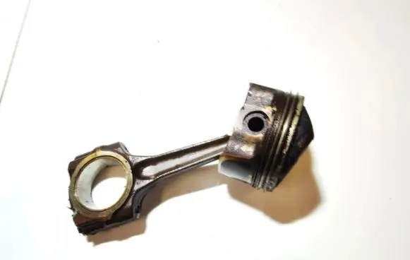 Citroen C5 Piston with connecting rod