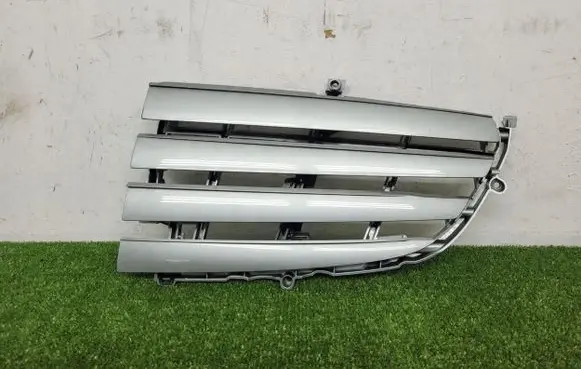 Mercedes-Benz C W205 Front bumper lower grill a2058880119