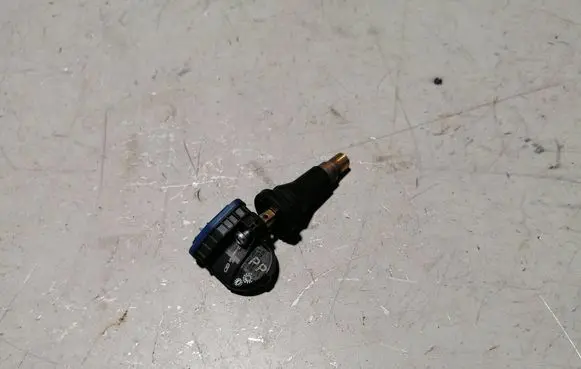 Chevrolet Camaro Tire pressure sensor 2546AAG5SD
