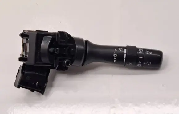 Toyota Avensis T270 Wiper control stalk 8465205210 05210