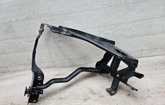 Mercedes-Benz E C207 W207 Headlight/headlamp mounting bracket A2076201400