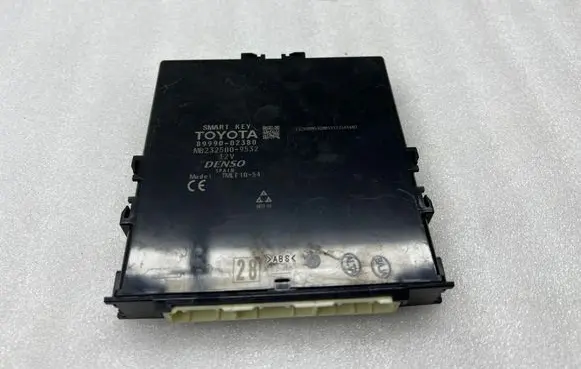 Toyota Auris E180 Keyless (KESSY) go control unit/module 8999002380