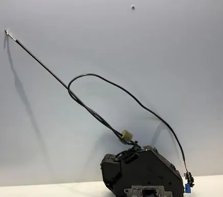 Mercedes-Benz E W211 Rear door lock 2117300635 A2117300635