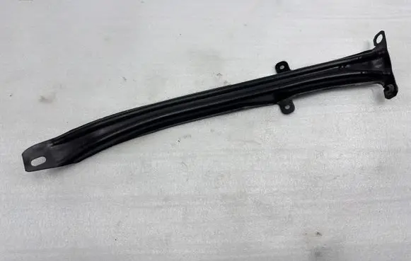 Mercedes-Benz C W204 Other engine bay part A2046280124