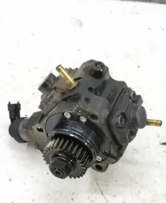 Renault Megane III Fuel injection high pressure pump 8201045496 8953850 0445010250