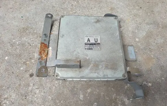 Nissan Primera Engine control unit/module 237102J610