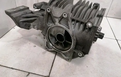 Chevrolet Corvette C6 Rear differential/diff mount bracket 24235244