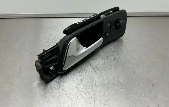 Volkswagen Touran I Front door interior handle trim 1T0837197A