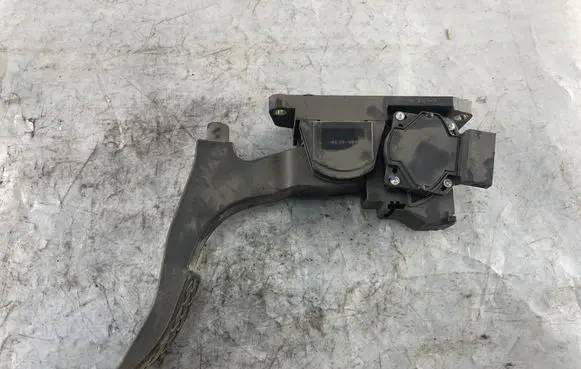 Volkswagen Polo IV 9N3 Accelerator throttle pedal 0281002378 6Q1721503